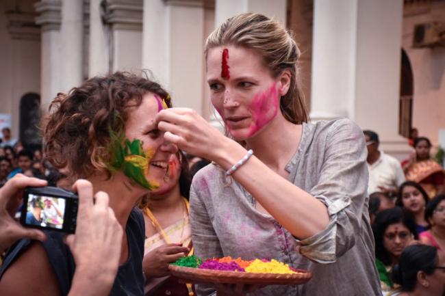 Foreigners soak in Holi spirit in India