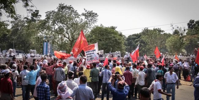 Glimpse: Lefts hold protest March to state secretariat Nabanna, clash with police