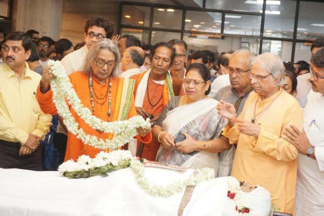 Kalika Prasad Bhattacharjee's last rites performed in Kolkata