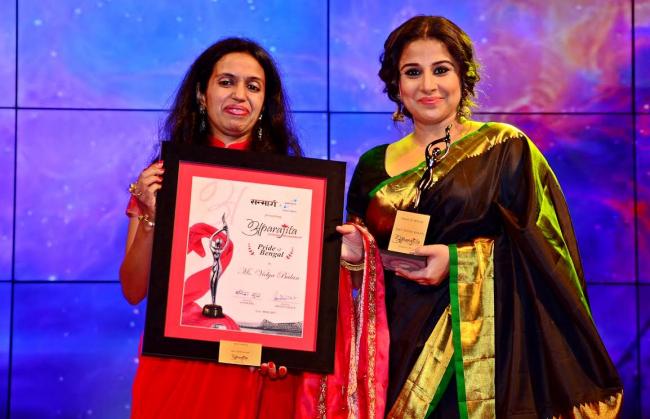 Kolkata: Vidya Balan and Girja Devi awarded