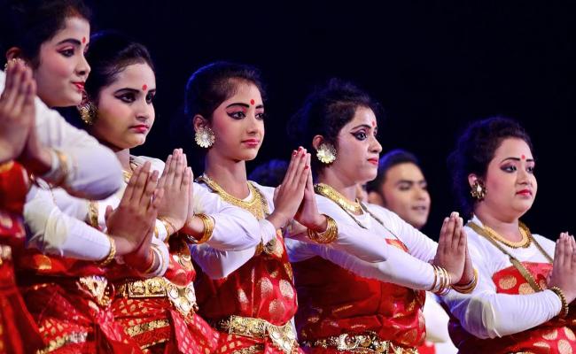 Sukalyann D Entourage mesmerizes audiences with their performance in Kolkata