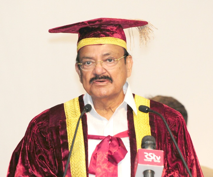 Venkaiah Naidu attends convocation of Indian Institute of Management 