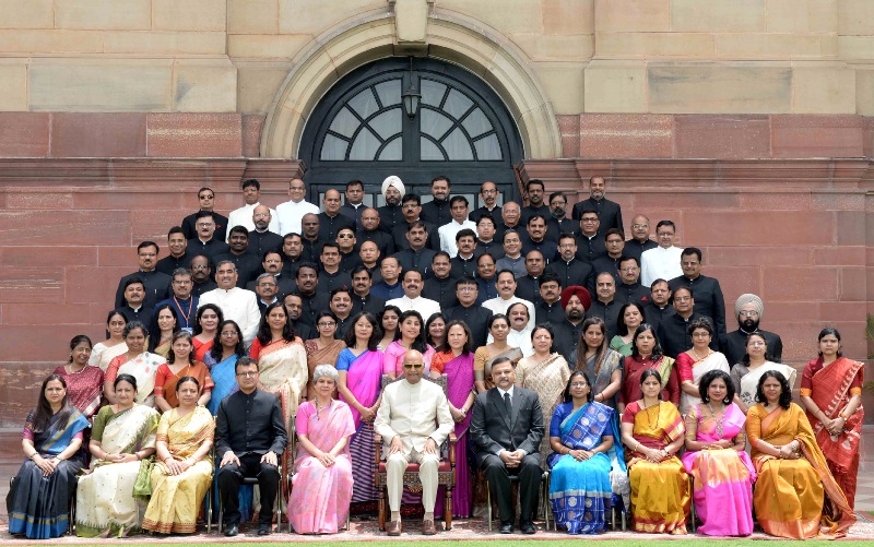 Kovind meets  State Civil Service Officers promoted to the IAS  