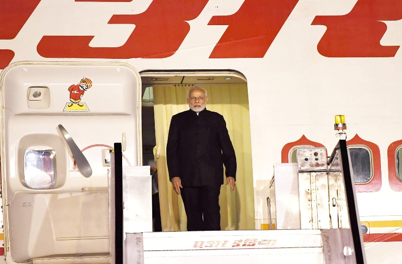  PM Modi meets Kyrgyzstan President Sooronbay Jeenbekov in SCO Summit in China 