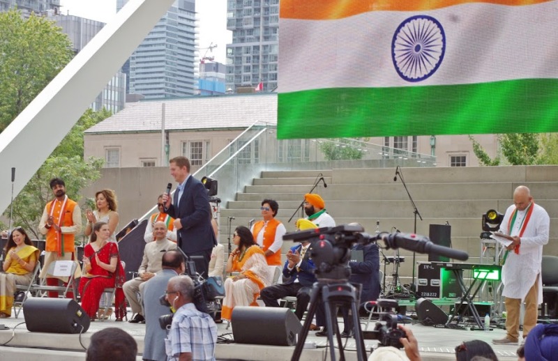 Toronto's India Day Parade pays tribute to Indian multiculturalism 