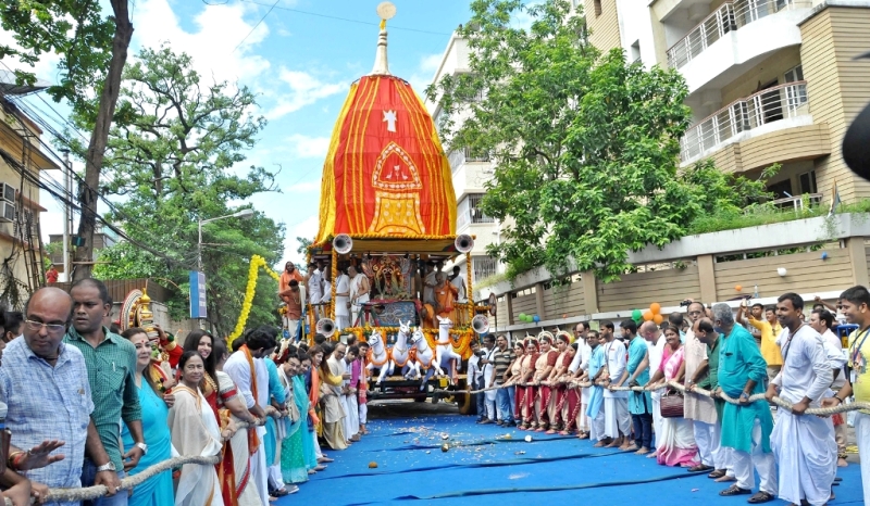 Mamata Banerjee joins Rath Yatra celebration in Kolkata 