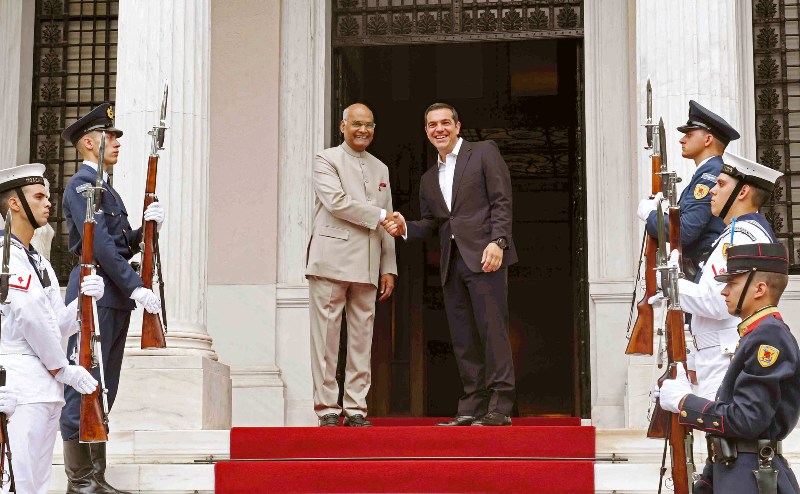 President Kovind, President of Hellenic Republic Pavlopoulos participate in gift ceremony