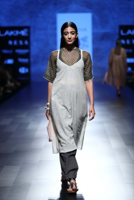 LFW: Urvashi Kaur showcases creation on Day 1