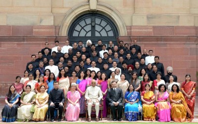 Kovind meets  State Civil Service Officers promoted to the IAS  
