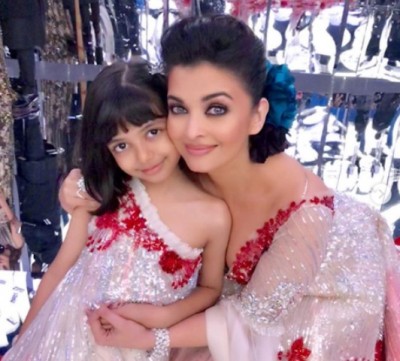 Mommy Ash shares cute image with 'love of her life'  Aaradhya on Instagram, netizens like it