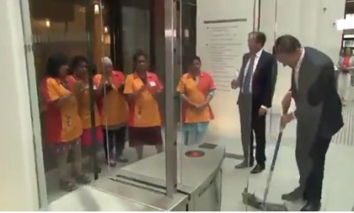 Video of Dutch PM Mark Rutte cleaning coffee dropped on Parliament floor goes viral, netizens welcome his gesture 