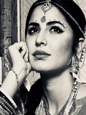 Katrina Kaif's Bengali bride look from Zero goes viral on social media