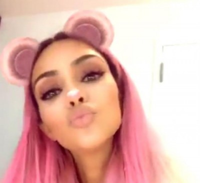 Kim Kardashian now paints her hairs pink 