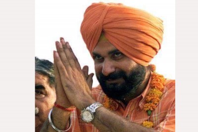 Sidhu gets more love in Pak than India: Harsimrat Kaur