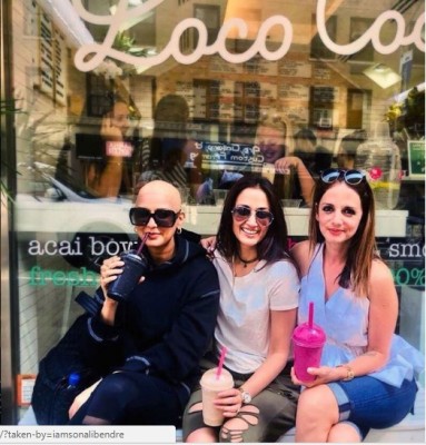 Battling cancer, Sonali Bendre shares Friendship Day photo with Gayatri Joshi, Sussanne Khan