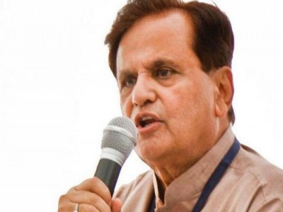 Didn't expect this from Pranab da!: Congress' Ahmed Patel on former Prez Mukherjee's RSS visit