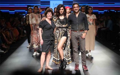 Bollywood actress Taapsee Pannu sizzles LFW ramp