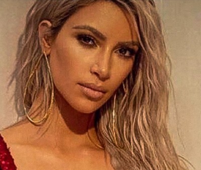 Kim Kardashian looks bold and beautiful in saree avatar 