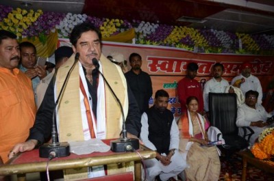 Shatrughan Sinha considers 'arrogance', 'overconfidence' as reasons behind BJP's defeats in UP