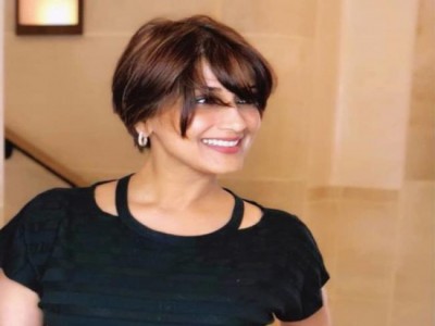 'I'm not alone', says Sonali Bendre who is battling cancer