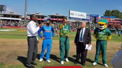 India opt to bowl, South Africa bolster spin attack with Shamsi