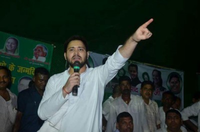 Nitish Kumar  conspiring against Lalu Prasad: Tejashwi Yadav