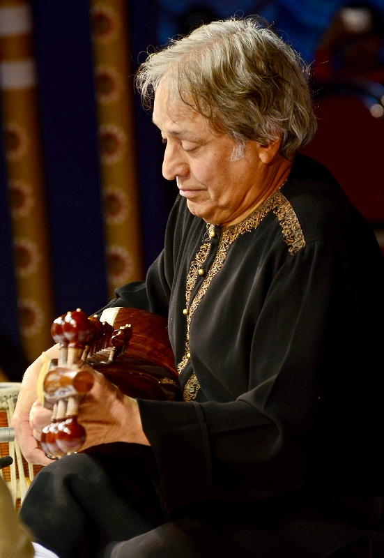 Sarod Maestro Ustad Amjad Ali Khan captures hearts in Kolkata with captivating performance 