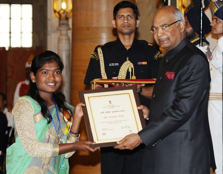 President Ram Nath Kovind Presents the  Nari Shakti Puruskar 