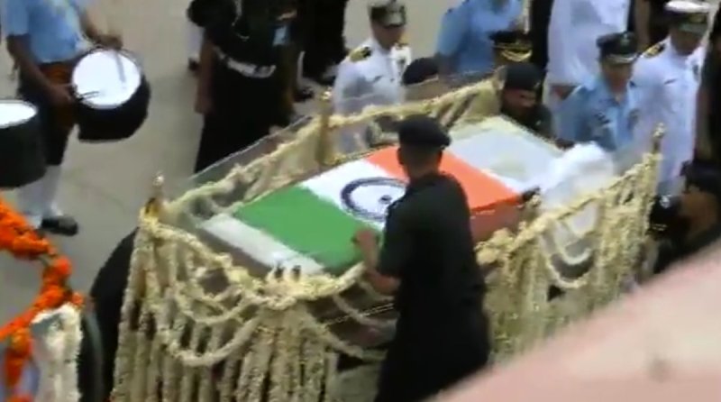 Leaders pay tribute to Vajpayee