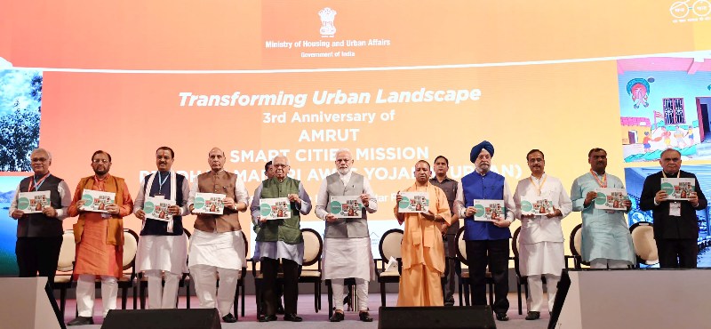  Narendra Modi departs from Lucknow 