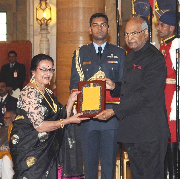 Kovind presents Sangeet Natak Akademi Awards