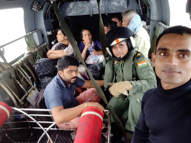 Indian Navy mounts rescue operations in flood-hit Kerala
