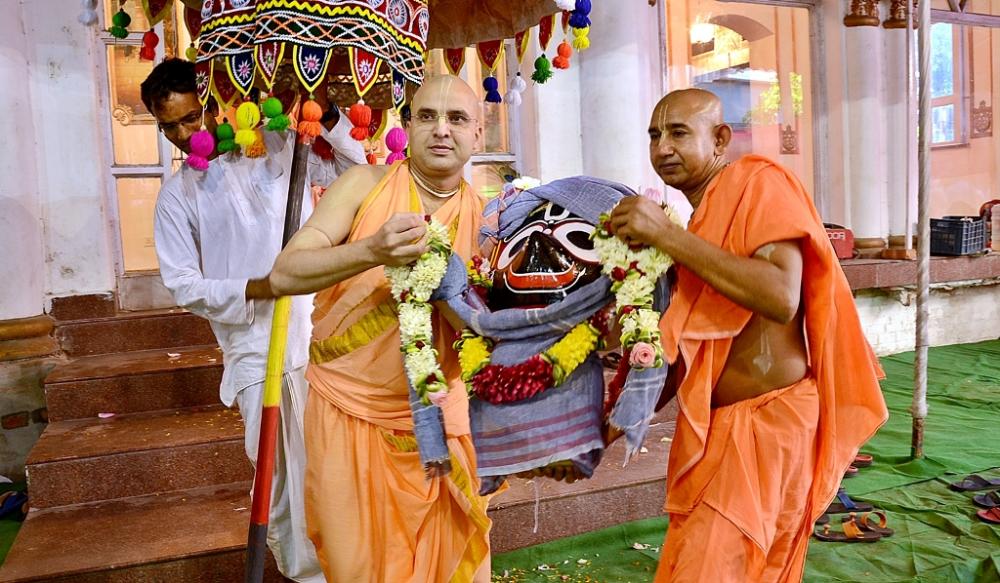 ISKON Kolkata hosts Jagannath Snana Yatra 2018 