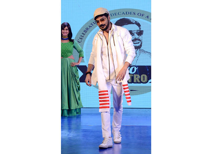 Retro Metro fashion show celebrates Prosenjit Chatterjee's birthday