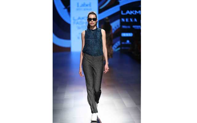 Bollywood actress Taapsee Pannu sizzles LFW ramp