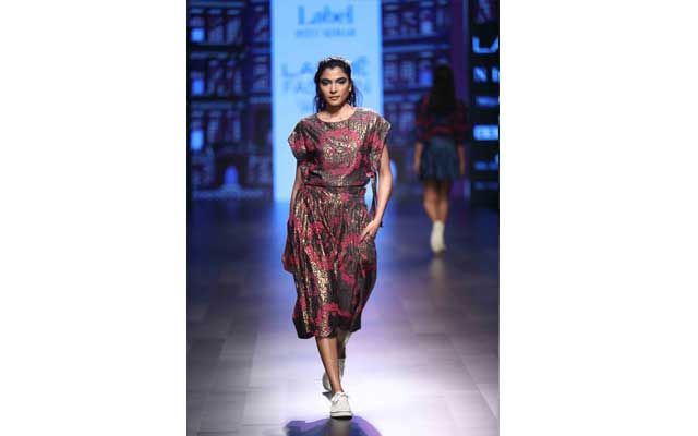 Bollywood actress Taapsee Pannu sizzles LFW ramp