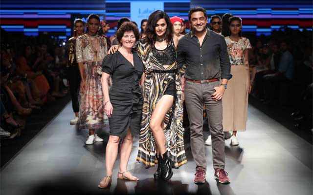 Bollywood actress Taapsee Pannu sizzles LFW ramp