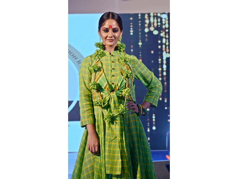 Retro Metro fashion show celebrates Prosenjit Chatterjee's birthday