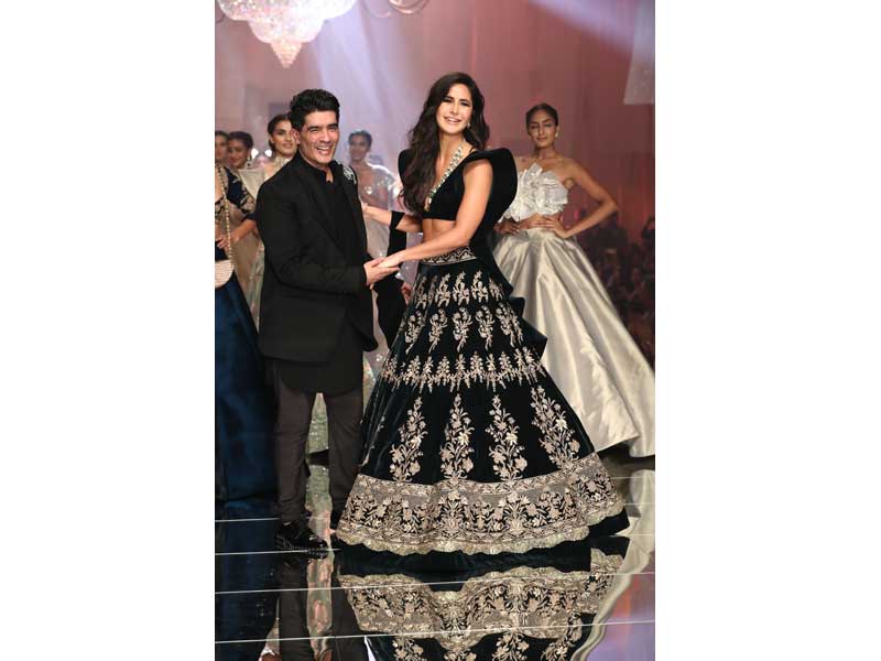 Katrina Kaif graces Lakme Fashion Week in Manish Malhotra's costume