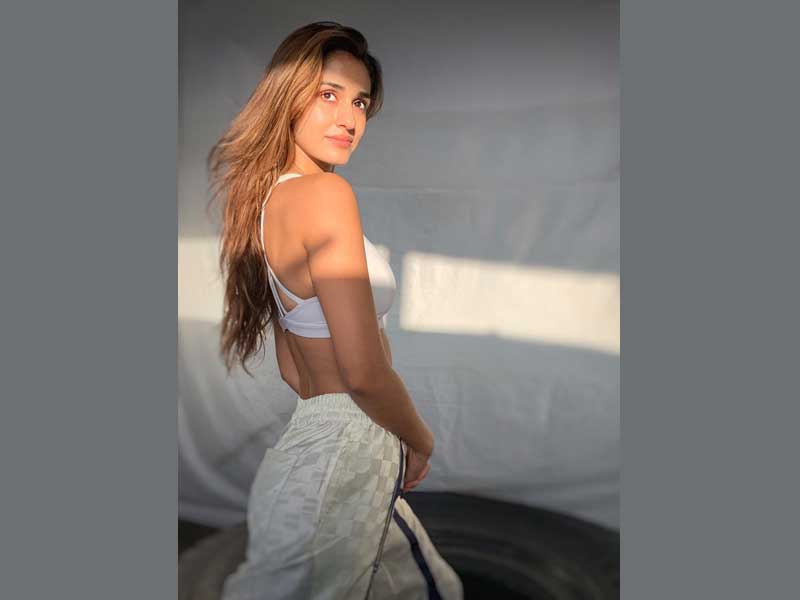 Disha Patani flaunts her toned body