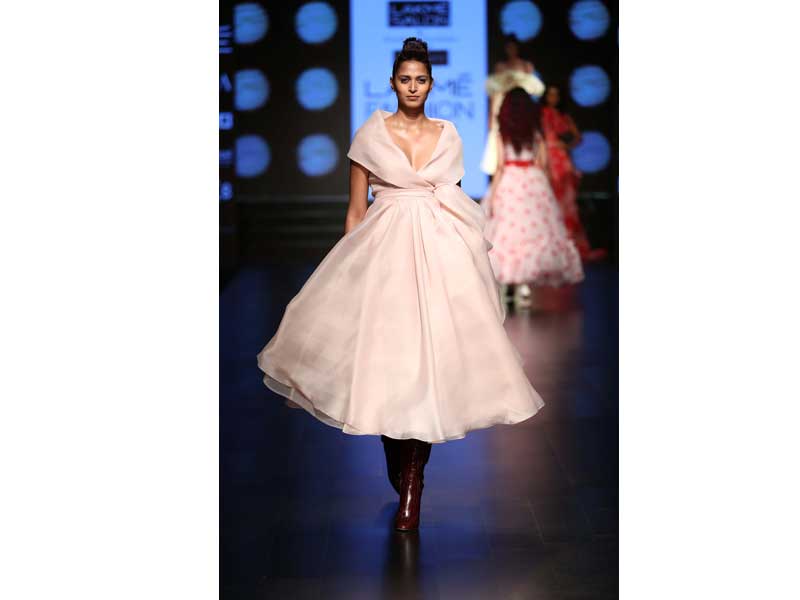 LFW: Yami Gautam showstopper for Designer Gauri & Nainika