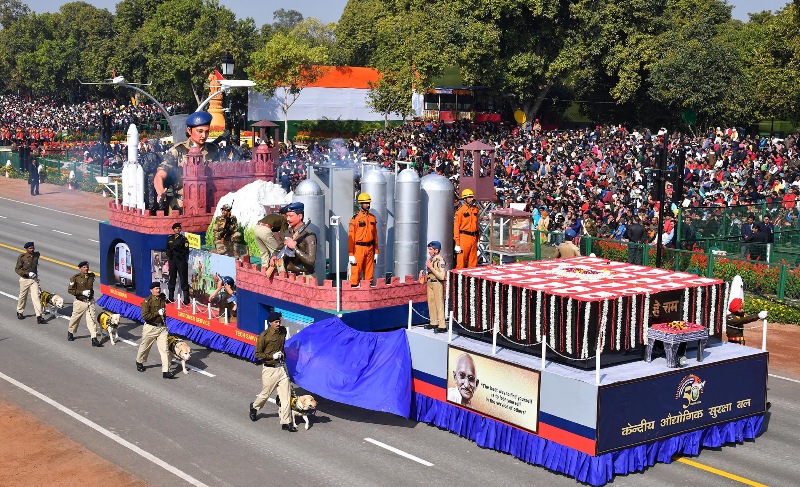 The tableau of CPWD passes through Rajpath on R-Day
