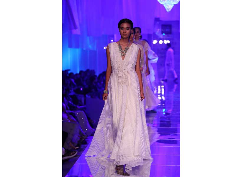 Katrina Kaif graces Lakme Fashion Week in Manish Malhotra's costume