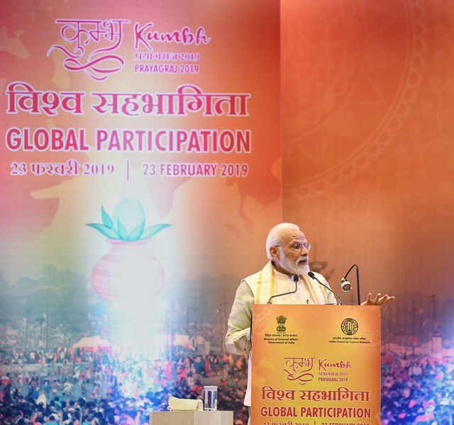 Modi at Pravasi Bhartiya Kendra in New Delhi