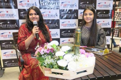 Starmark hosts the launch of  Manushri Kanoria's book  â€˜am I beautiful, yet?â€™