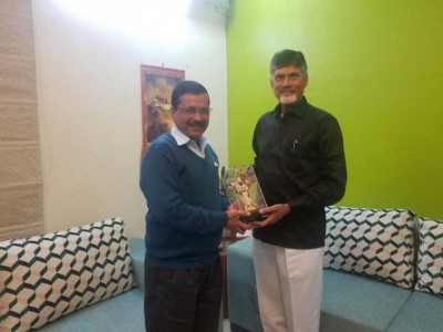 Mahagathbandhan: AP Chief Minister N Chandrababu Naidu meets Arvind Kejriwal