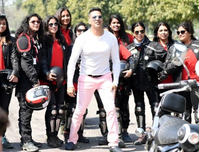  "Padman" Akshay Kumar promotes a sanitary napkin on Women's Day