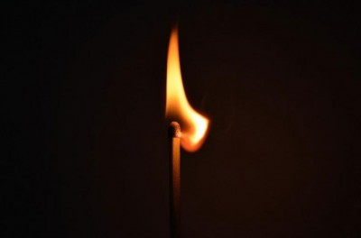 Odisha: Security personnel foil self immolation bid by a woman before Naveen Niwas