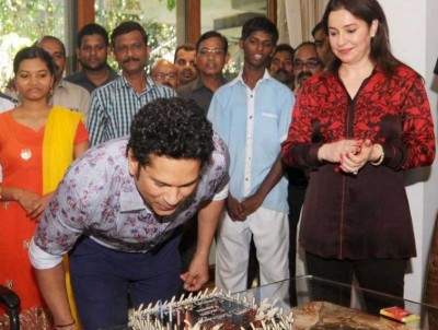 Cricket icon Sachin Tendulkar turns 46, India wishes him