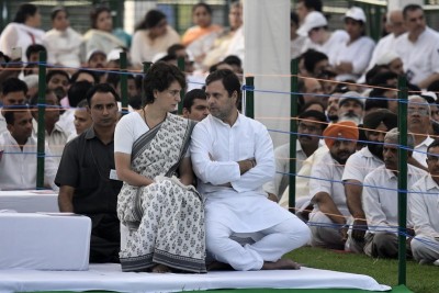 Rahul, Priyanka pay homage to Rajiv Gandhi